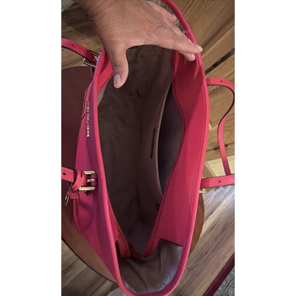Michael Kors Jet Set Large Tote Fuchsia Pink Saffiano Leather Top Zip Gold. EUC! - Picture 6 of 16